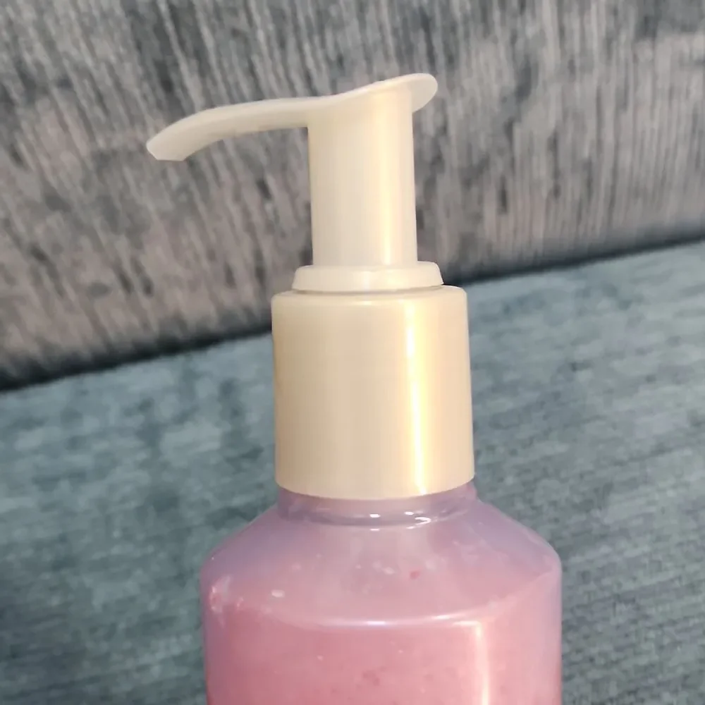 Mary Kay Satin Hands Satin Smoothie Shea Scrub in 